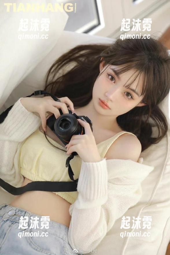 观看！你见过人在瓜田里热舞吗？51cgfun带你迎接最扭的瓜