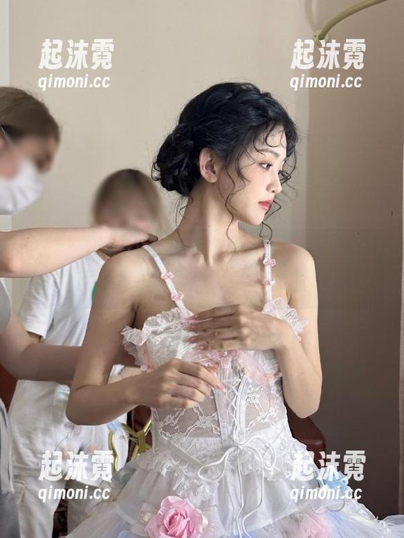 学会用51吃瓜网站聊天，周围朋友都觉得我无所不能，嘿嘿