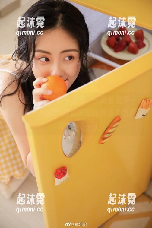 “若有所思，一边看视频一边挖掘，今天的51吃瓜网给我带来了怎样的美味！？“