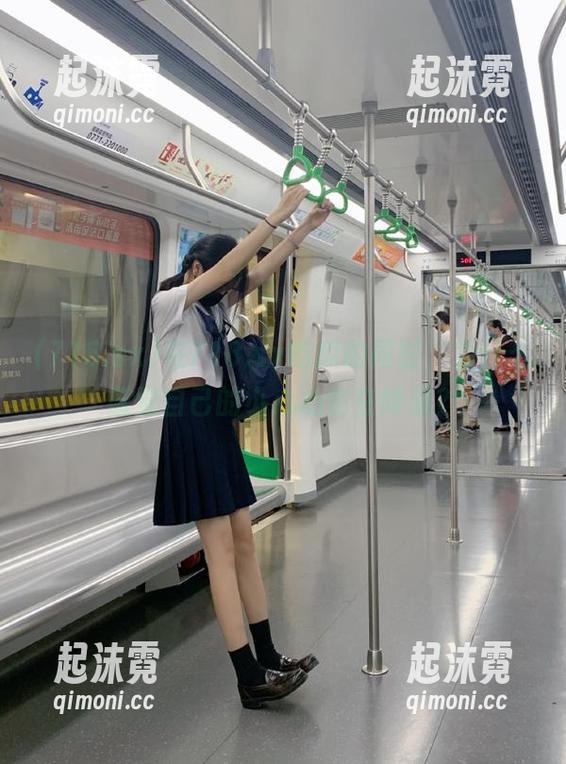 在718.sx吃瓜的同时，为什么感觉自己的小心心也在降温？