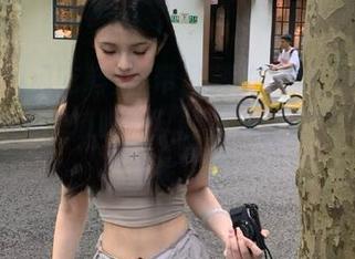 略带讽刺的更新，大伙儿在“718黑瓜吃料”的新八卦里又沉淀了几朵浪花