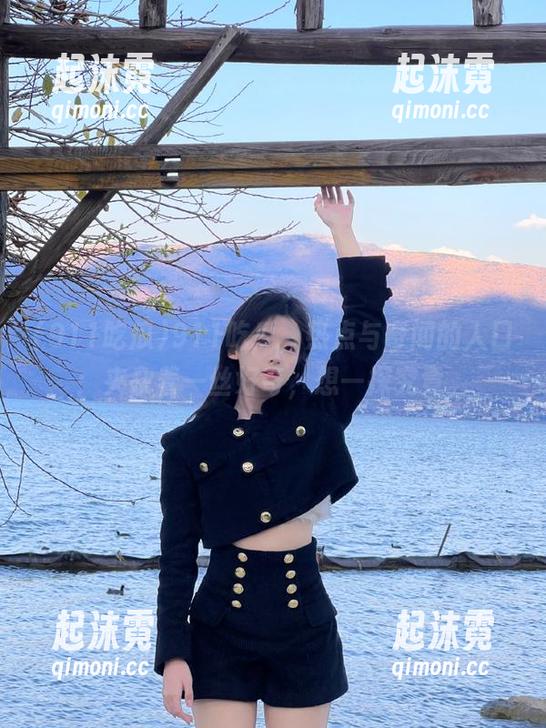 911吃瓜，热点与奇闻的入口：夹杂着一丝好奇，想一探究竟。