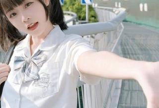 heiliao.su的入口就像个调皮鬼，暗示你进来就别想出来！