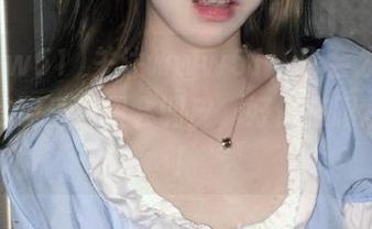 关注www51，你会发现视频里的配乐也很会调皮，好像在跟我对话！