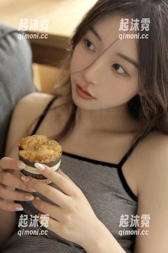 苹果出新手机了，我的导航还在“www吃瓜网com”上，没跟上节奏啊