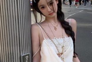 大家快来五一吃瓜分享：今天的瓜真不想一个人品尝，这是个抢镜瓜！