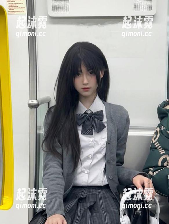 今日吃瓜51：最新军训热舞，鼓点下的青春，教官们一定很开心吧！
