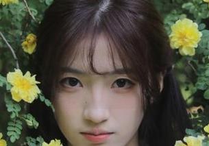 拿着苹果版，随时随地在免费吃瓜网上品味一手娱乐！