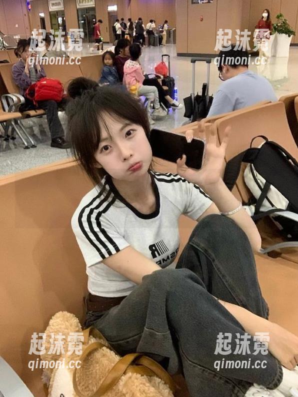 这画风太奇怪，登录冲哥黑料，腌臜全国网红的黑料我也想看看！