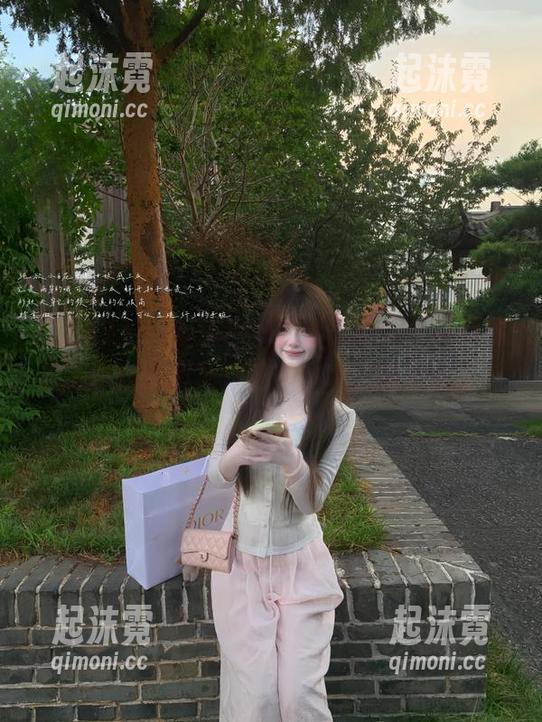娱乐718的永久玩偶，让我想起了小时候的那只小熊，真的忍不住了！