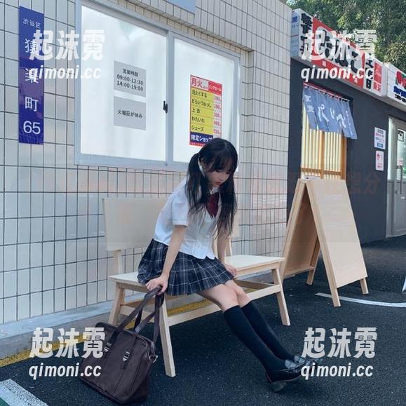 网红黑料 听到网红黑料时我忍不住想分享,唉,要是不停嘴就好了!