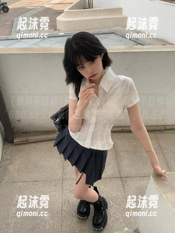 黑料不打烊 最新一则视频!黑料不打烊688.su又给我们带来了“震撼”,我在想要不要捡一捡瓜…