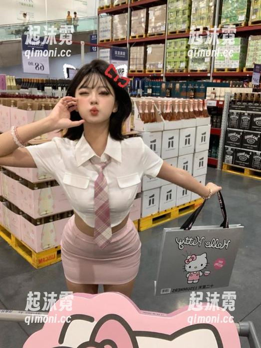 下载黑料吃瓜网，快来在线持瓜观战，别让八卦都跑了！