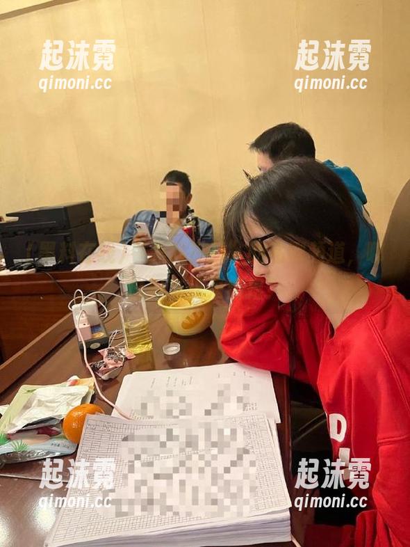 “黑料在线”的私聊频道，哪位瓜友先来出招？