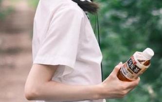 登录黑料社尚未下载成功，但我的好奇已经飞蛾扑火了。