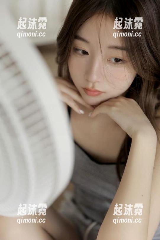 黑料网在线：今天热搜里有人在线吃瓜，果然不离不弃！