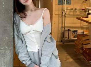 免费黑料网苹果版，弄得我如痴如醉，瓜果满天飞毫无压力