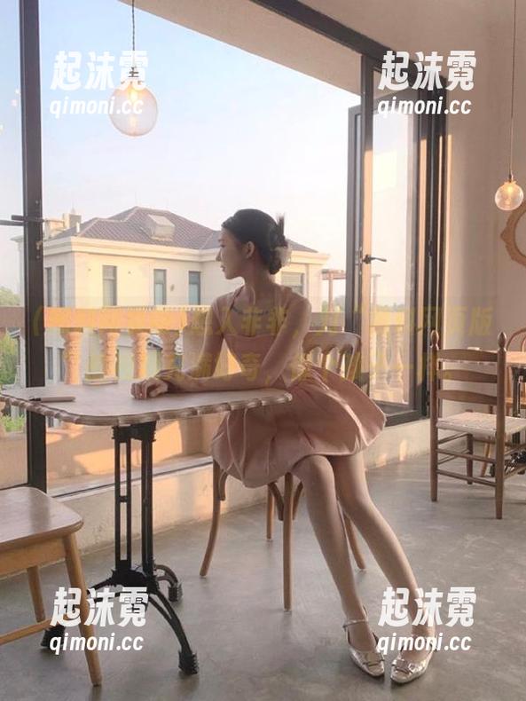 想入非非，对“黑料网页版”的视频充满好奇，像个孩子一样。