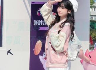 “黑社料”app：就是要在那儿等瓜，不吃不走，真香。